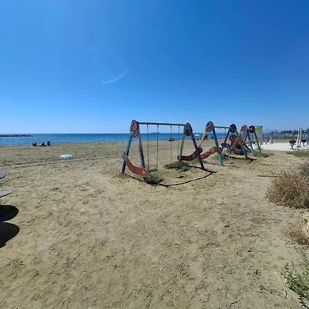 Seaside Escape ラルナカ