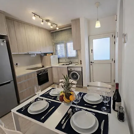 Seaside Escape لارنكا