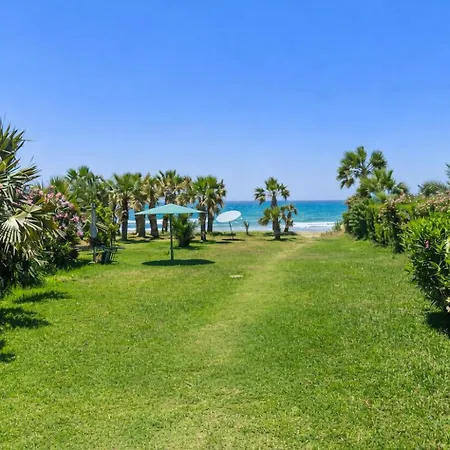 Seaside Escape لارنكا